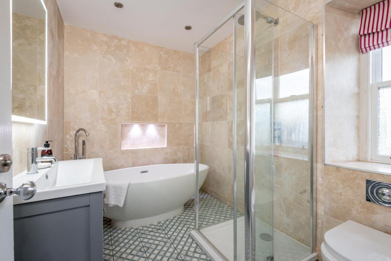 East Cottage * Wood Burning Hot Tub * Garden St Andrews Esterno foto